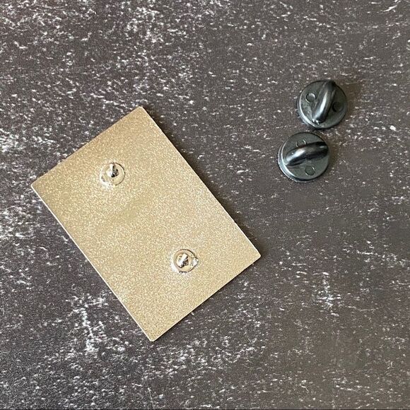 Back to the Future Almanac Pin/ Brooch - Picture 4 of 4